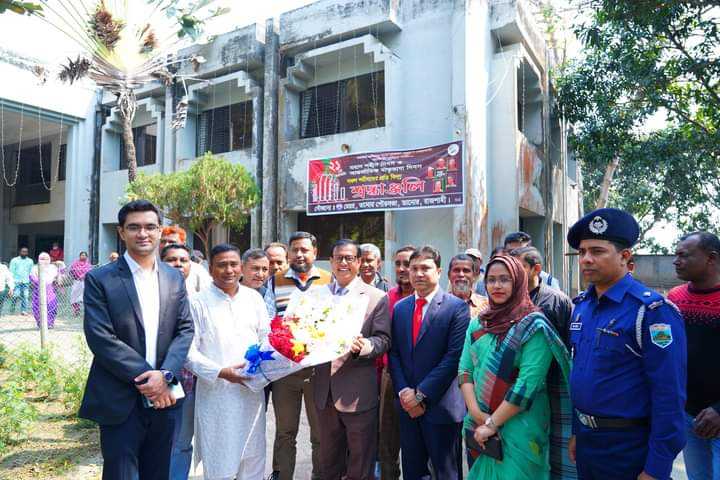 তানোর পৌরসভা পরিদর্শনে রাজশাহী বিভাগীয় কমিশনার