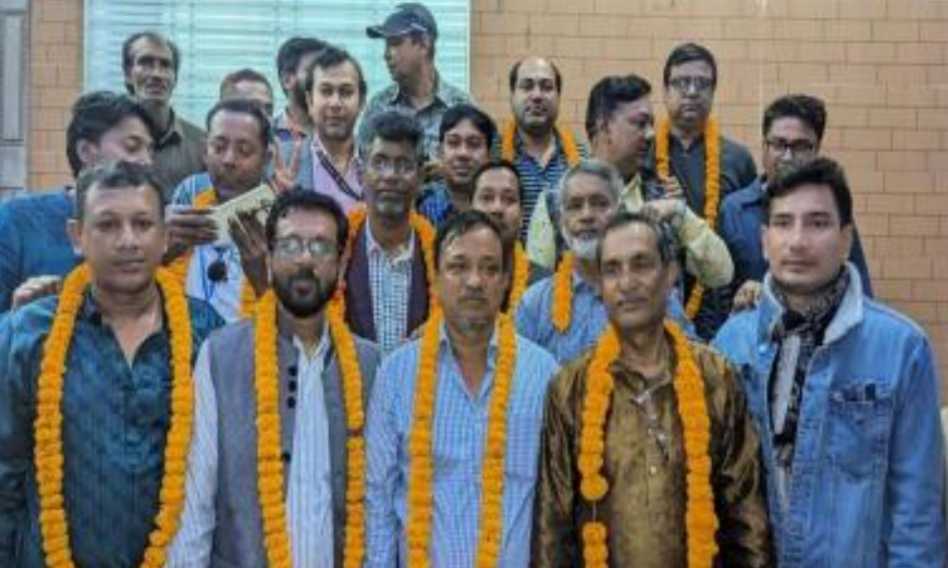ফরিদপুর প্রেসক্লাব নির্বাচনের সভাপতি কবিরুল ইসলাম। সাধারণ সম্পাদক মাহবুবুল ইসলাম পিকুল।