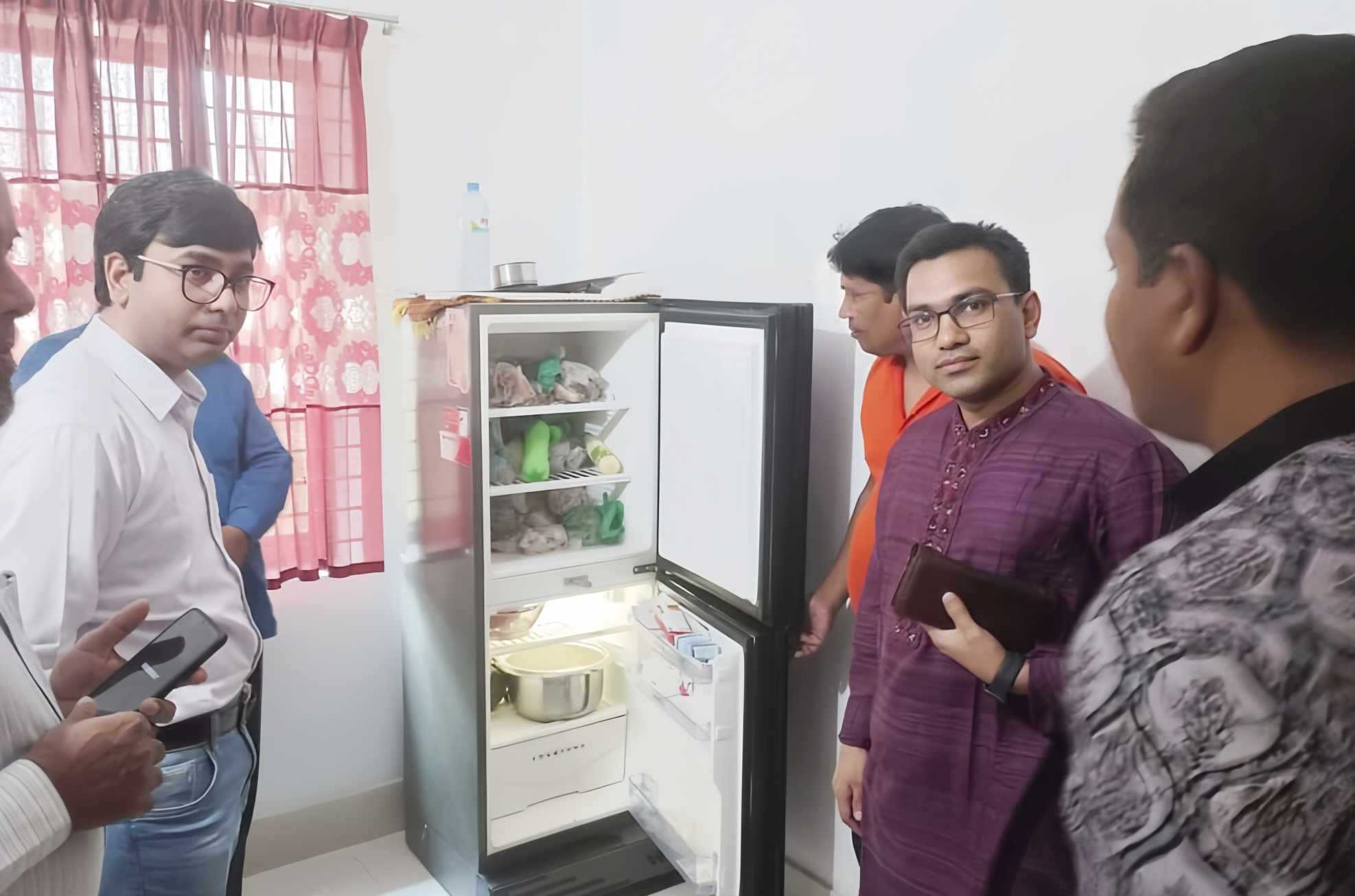 গোদাগাড়ীর কাকনহাটে অভিযান পরিচালনা করে ক্লিনিককে সিলগালা।