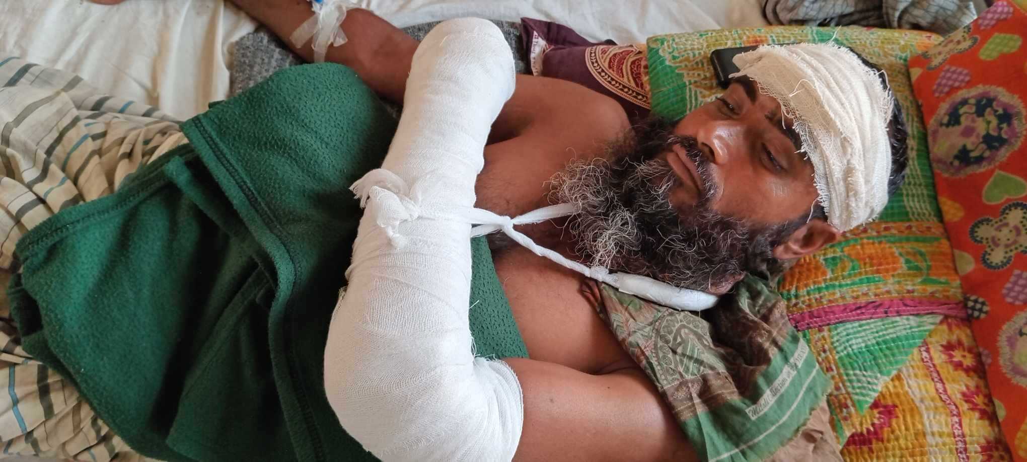 সুজানগরে সন্ত্রাসী হামলায় বীরমুক্তিযোদ্ধা সহ গুরুতর আহত ৪ জন
