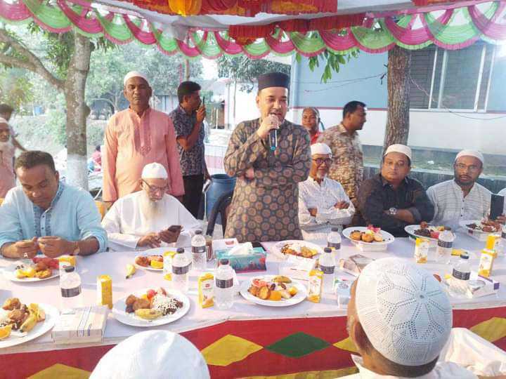শৈলকুপায় দুলাল বিশ্বাসের বাসভবনে ইফতার ও দোয়া মাহফিল অনুষ্ঠিত