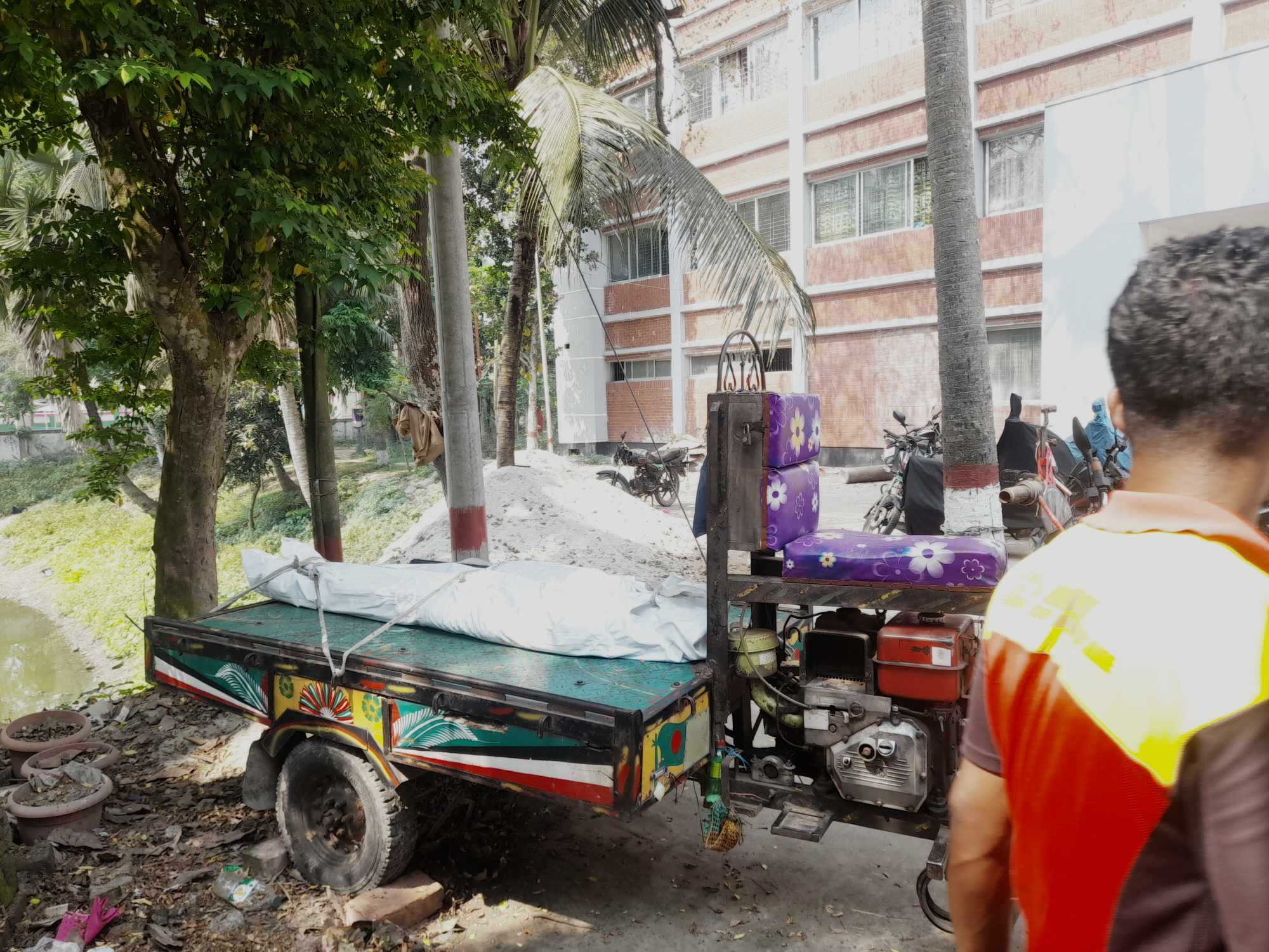 ভাঙ্গায় এক যুবকের ঝুলন্ত লাশ উদ্ধার করেছে পুলিশ