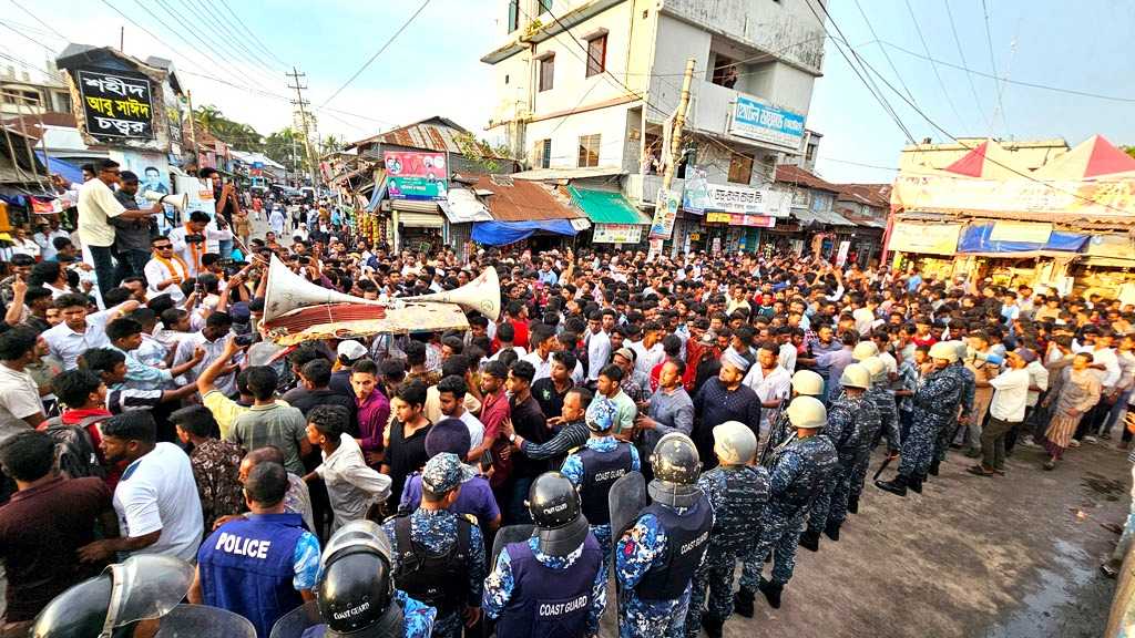 ছাত্রদলের কমিটি ঘোষণার পর পাল্টাপাল্টি বিক্ষোভ