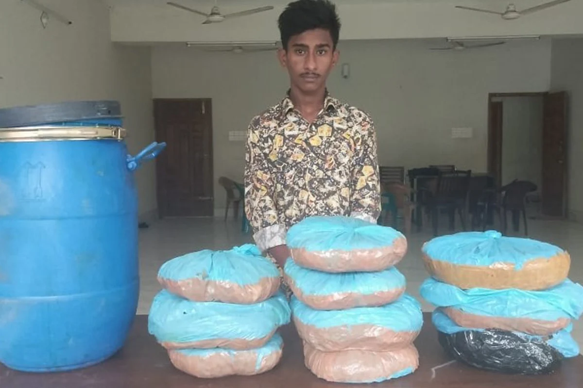 বরিশালে বিপুল পরিমান গাঁজাসহ আটক ১