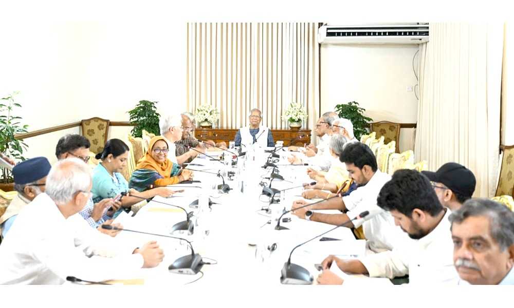 জরুরি বৈঠকে উপদেষ্টা পরিষদ
