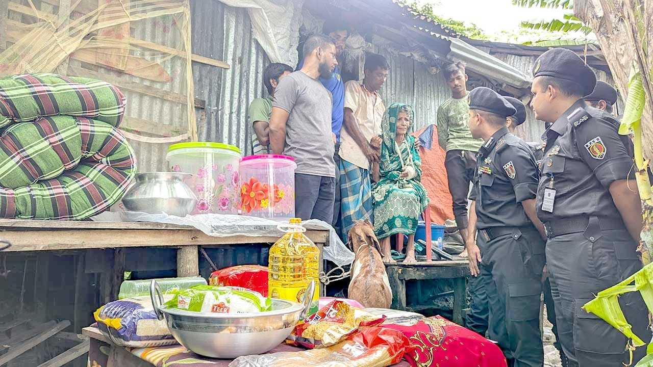 লালবড়ু বেগমের কষ্টের জীবনযাপন দেখে হতবাক র‍্যাব