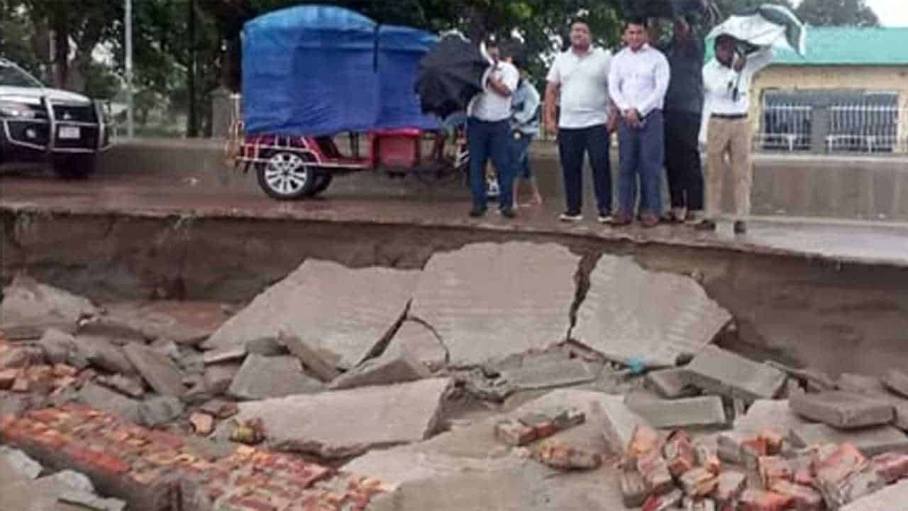 কুয়াকাটায় জলোচ্ছ্বাসে বিধ্বস্ত ৫ কোটি টাকা রাস্তা, তদন্ত শুরু
