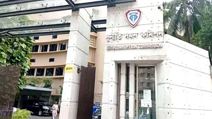 বরিশালে সাবেক মেয়রসহ ১৯ কর্মকর্তার বিরুদ্ধে তদন্তে নেমেছে দুদক