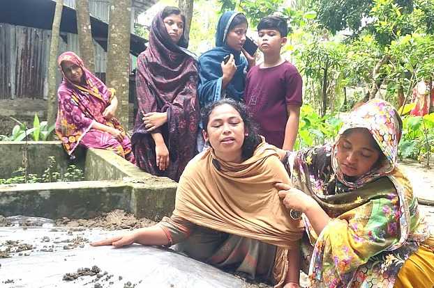 পুরান ঢাকায় নৃশংস হত্যাকাণ্ড: নিরাপত্তাহীনতায় লাল চাঁদের পরিবার, বাড়িতে মাতম