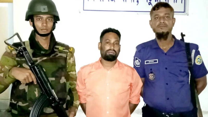 পটুয়াখালীতে মসজিদ থেকে জোর করে ৫০০ কেজি রড নেওয়া শাহাদাত গ্রেপ্তার