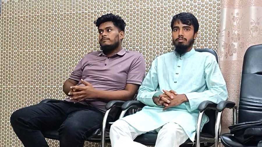 ৩ কোটি টাকা তুলতে গিয়ে আটক দুই শিক্ষার্থী মুচলেকায় ছাড়া পেলেন