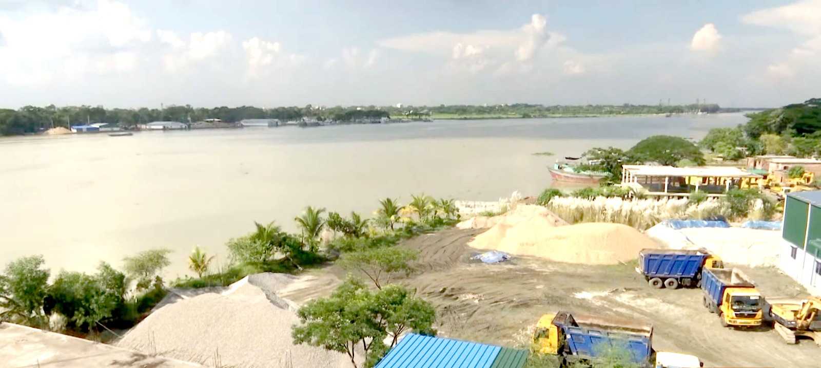 দক্ষিণাঞ্চলে নদ-নদী দখলের হিড়িক, প্রশাসন নীরব!