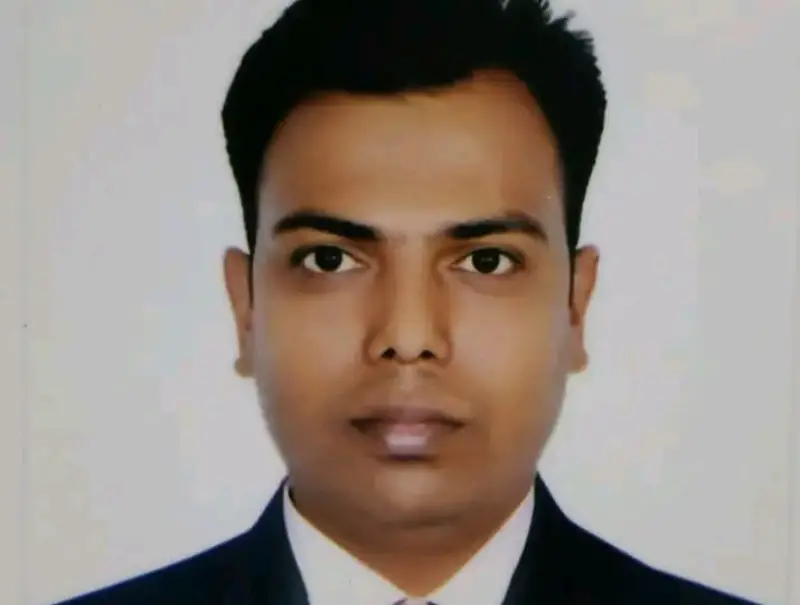 বিকেলে চাঁদাবাজি নিয়ে লাইভ, রাতে প্রকাশ্যে সাংবাদিককে কুপিয়ে হত্যা