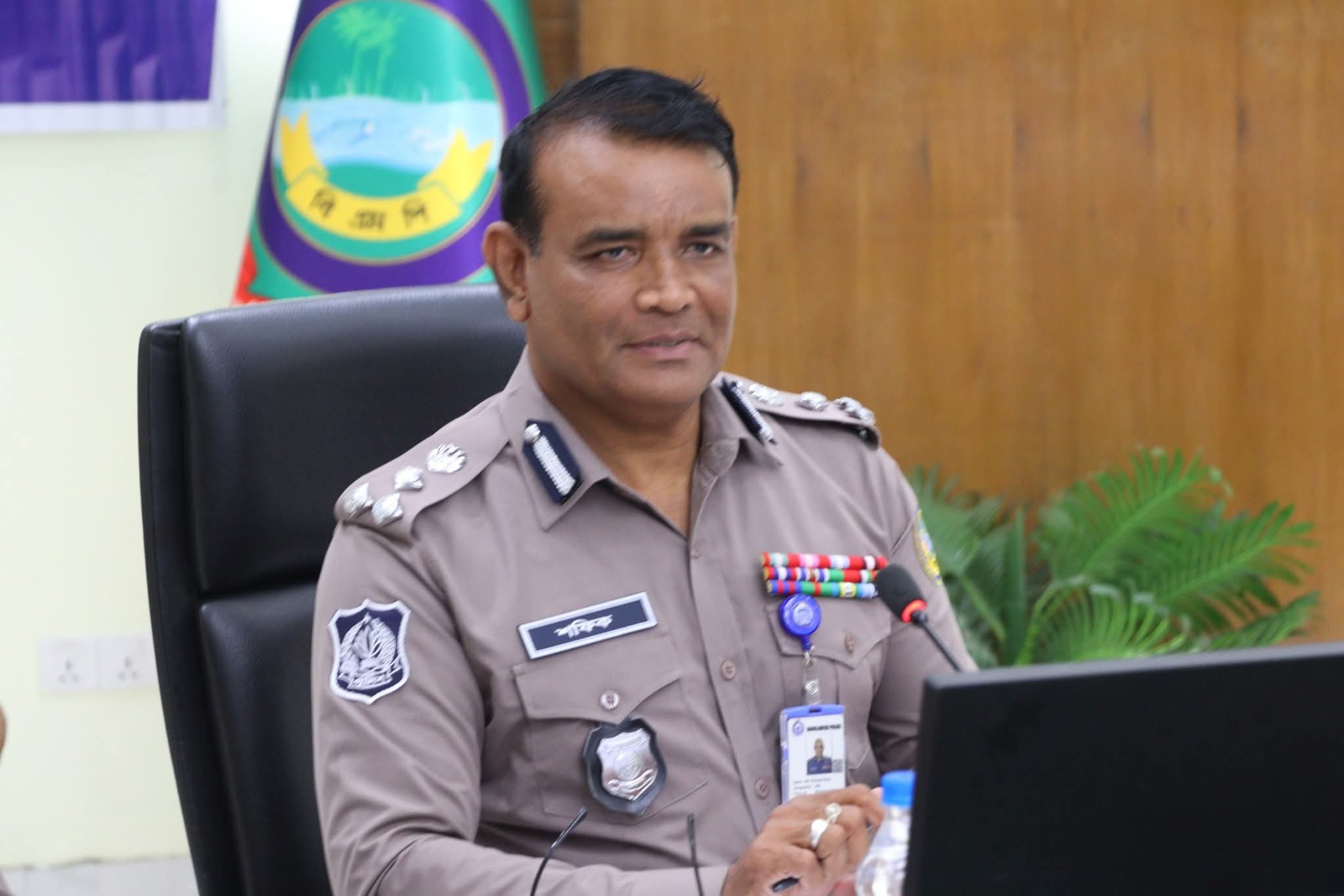 বরিশালে প্রশংসায় ভাসছেন বিএমপি কমিশনার শফিকুল ইসলাম
