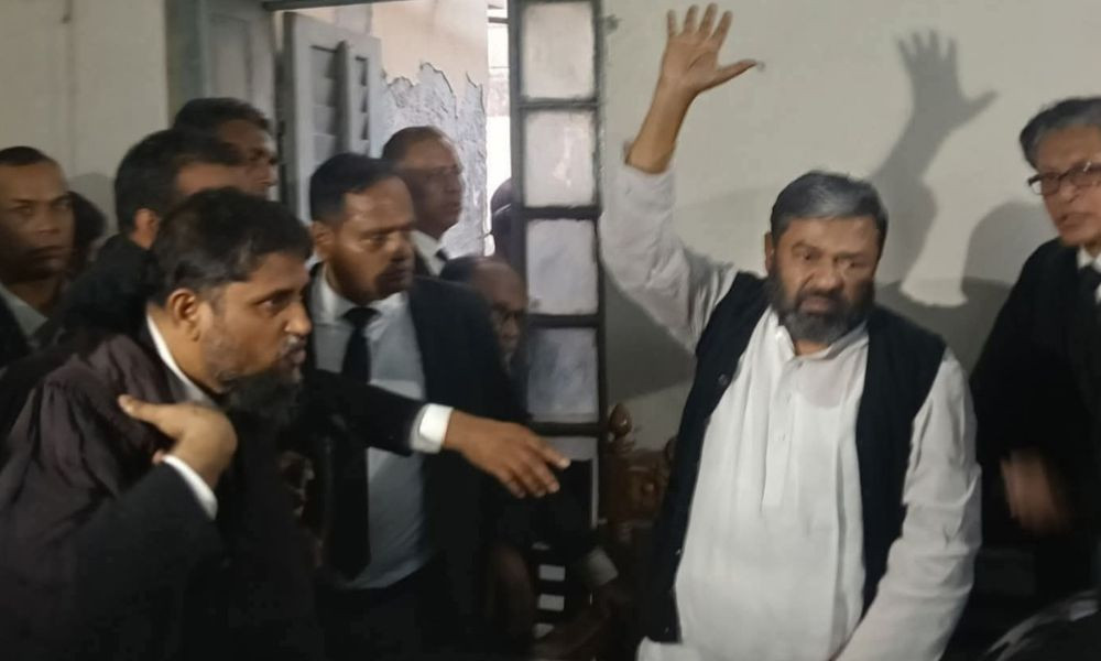 বরিশালে আত্মসমর্পণের পর জামিন পেলেন আ.লীগ নেতা ইউনুস