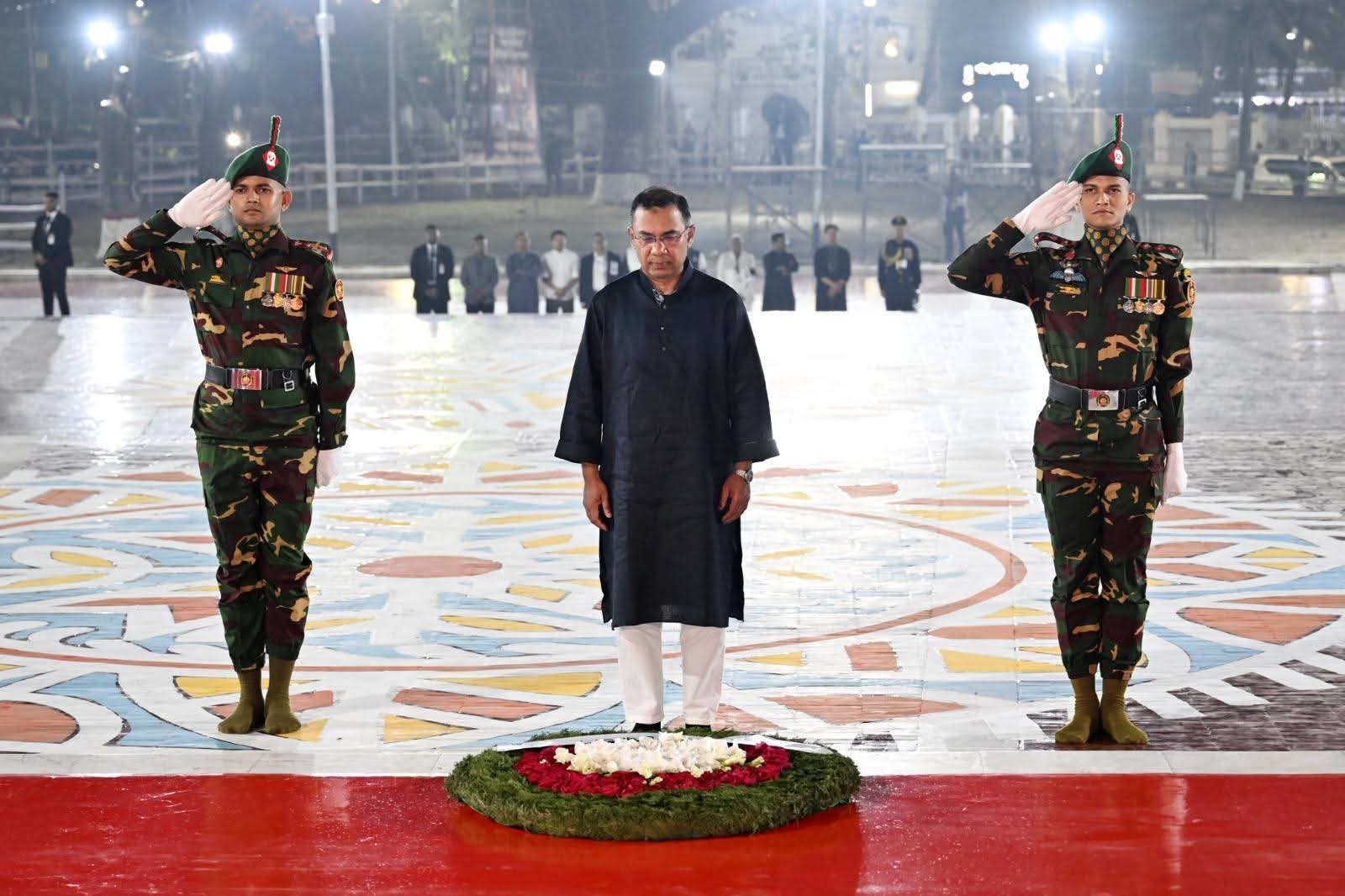 একুশের প্রথম প্রহরে ভাষা শহীদের প্রতি বাংলাদেশের প্রধানমন্ত্রী তারেক রহমানের শ্রদ্ধা নিবেদন