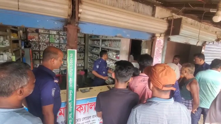 অভিযানের খবর পেয়ে পালিয়ে গেলেন ভুয়া চিকিৎসক