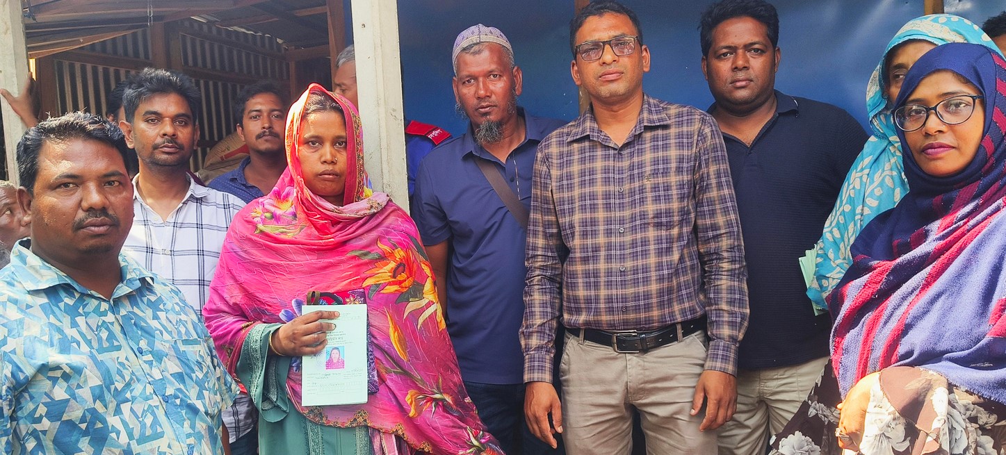 বাবুগঞ্জে ভি-ডব্লিউ-বি কর্মসূচির চাল বিতরণ কার্যক্রমের উদ্বোধন