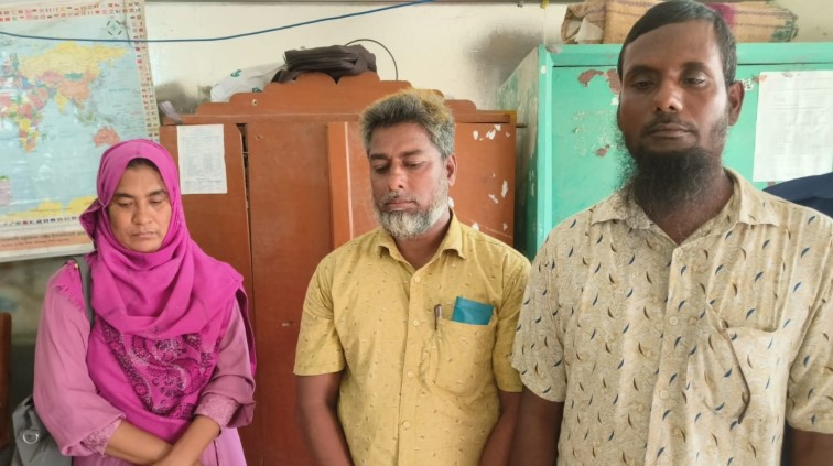 ‘অর্থের বিনিময়ে’ এসএসসি পরীক্ষার্থীর খাতা লিখে দিচ্ছিলেন শিক্ষকরা
