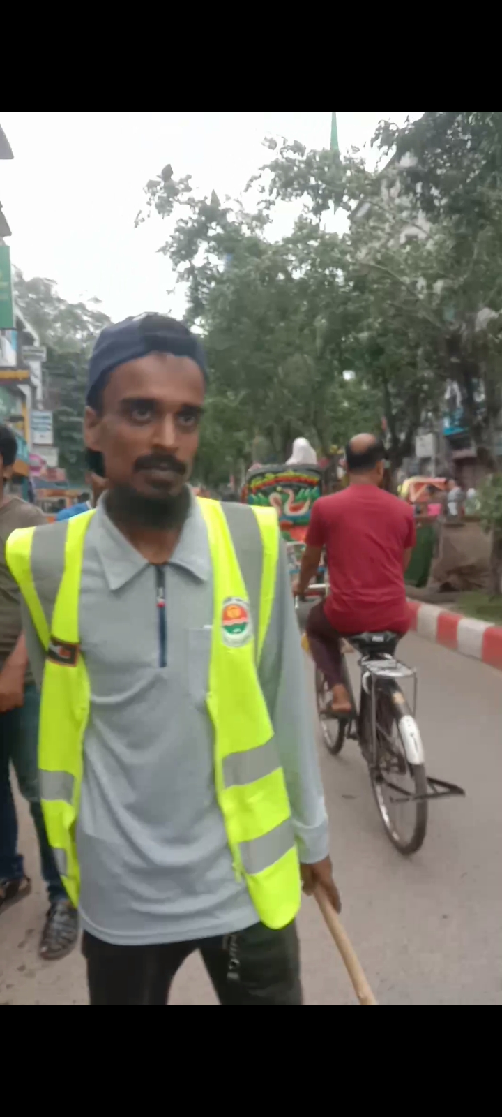 বরিশালে অটোরিকশা চালকদের কাছ থেকে চাঁদাবাজি