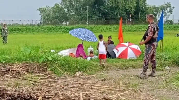 দুই শিশু নিয়ে ৫২ ঘণ্টা শূন্যরেখায় আটকে সুমি-বেলাল দম্পতি