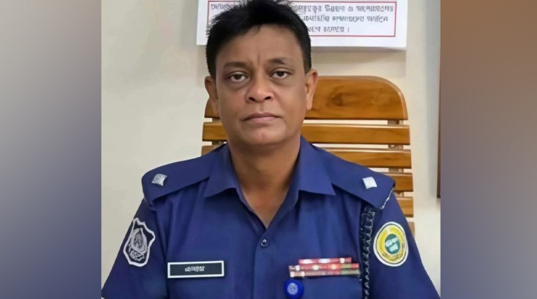 নারীকে নিয়ে আপত্তিকর মন্তব্য: পাথরঘাটা থানার ওসি এনামুল হককে প্রত্যাহার