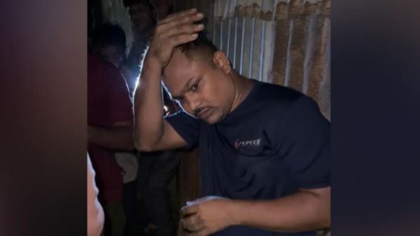 মাদক সেবনের সময় পুলিশ সদস্যসহ আটক ৪