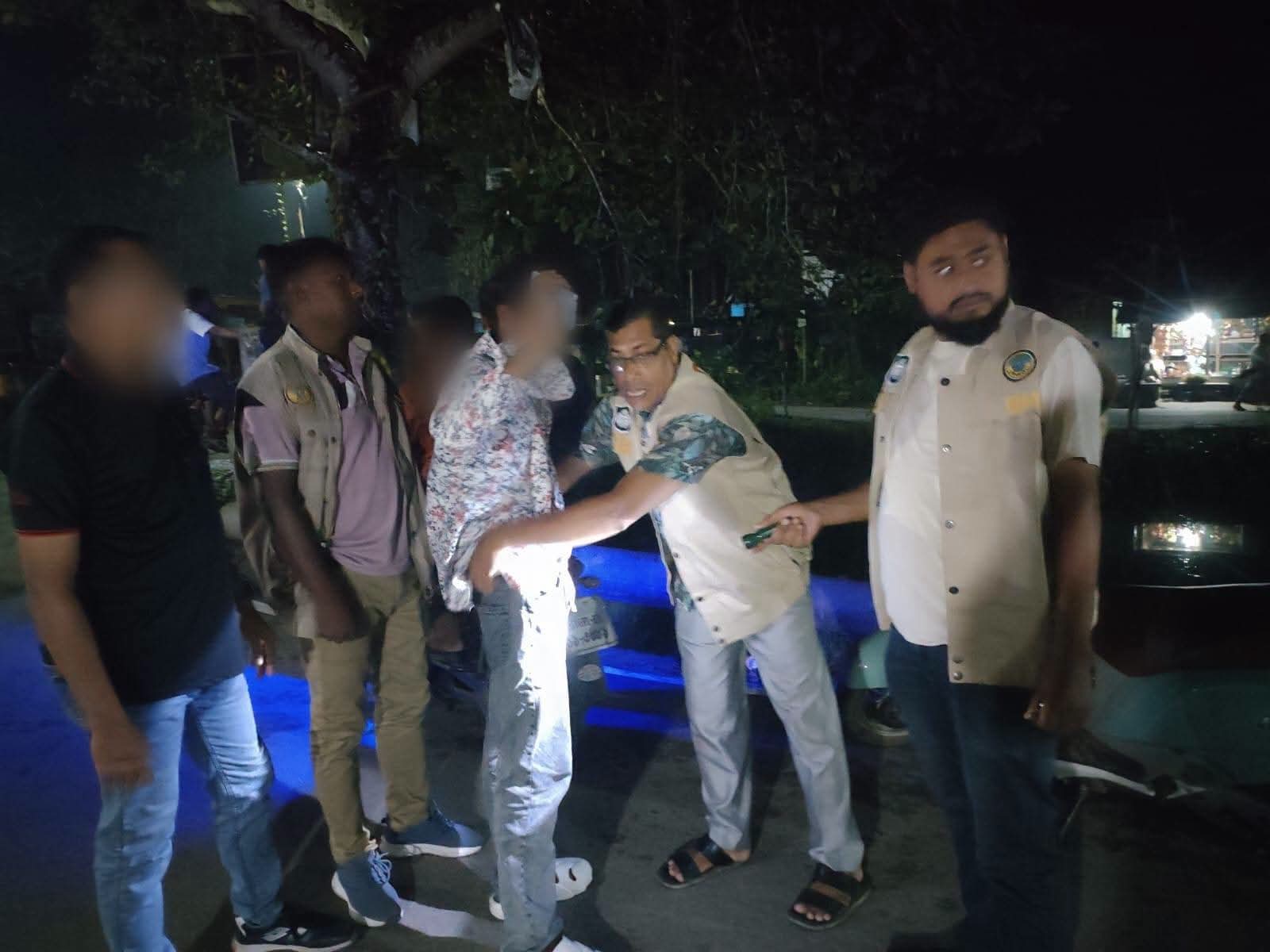 ডিবি’র আকস্মিক মাদকবিরোধী সাঁড়াশি অভিযান