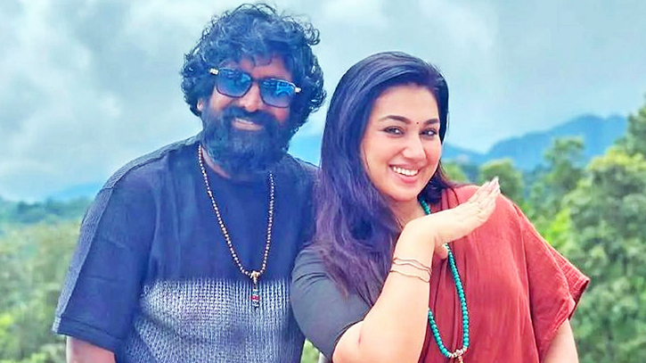 বিমানবন্দরে গ্রেফতার অপু বিশ্বাসের নতুন সিনেমার নায়ক