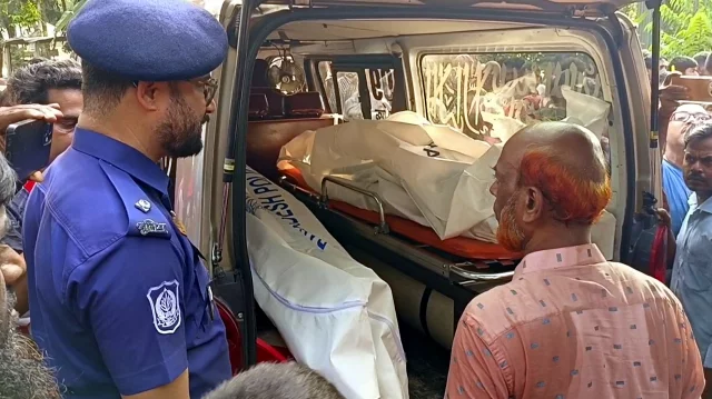 মানিকগঞ্জে প্রবাসীর ঘরে মিললো একই পরিবারের তিন মরদেহ