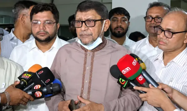 হয় আমি থাকব, না হয় হাসপাতালের দুর্নীতি থাকবে: স্বাস্থ্যমন্ত্রী
