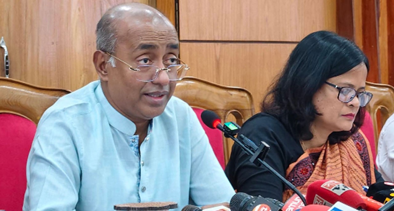 সন্ত্রাস দমনে ক্রসফায়ারের পথে যাবে না সরকার: আইনমন্ত্রী