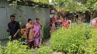 সবজি ক্ষেতে উপুড় হয়ে পড়েছিলেন পরী হাজরা, কাছে যেতেই ‘চোখ উঠল কপালে’