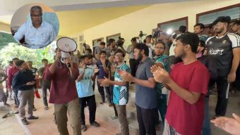 তালা ভেঙে কার্যালয়ে ঢুকে অবরুদ্ধ চুয়েটের নতুন ভিসি