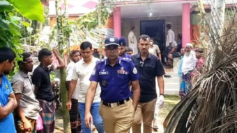 কাউখালীতে ঘর থেকে গৃহবধূর মরদেহ উদ্ধার, হত্যার আশঙ্কা