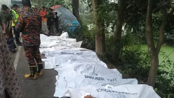 নাটোরে বাস-ট্রাক মুখোমুখি সংঘর্ষে নিহতের সংখ্যা বেড়ে ১৪