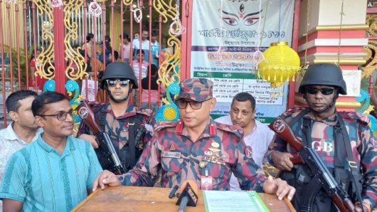 বিভিন্ন পূজা মন্ডপ পরিদর্শন করলেন রাঙামাটি বিজিবি সেক্টর কমান্ডার