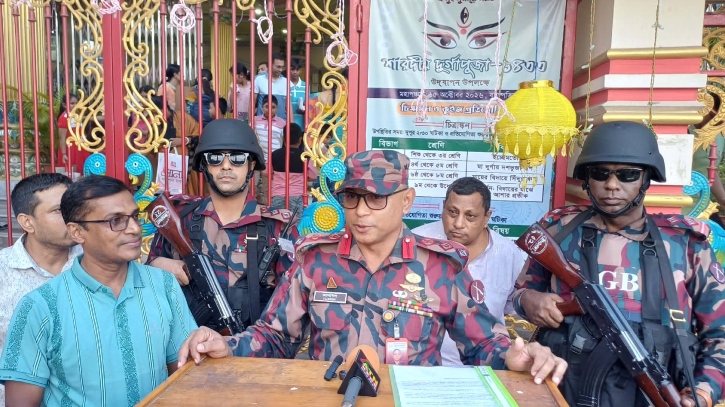 বিভিন্ন পূজা মন্ডপ পরিদর্শন করলেন রাঙামাটি বিজিবি সেক্টর কমান্ডার