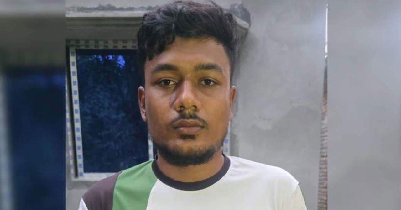 রুয়েটের বাসে থাকা প্রধানমন্ত্রীকে নিয়ে ‘স্নাই/পা/রের অভাব’ মন্তব্য, সেই যুবক গ্রেপ্তার