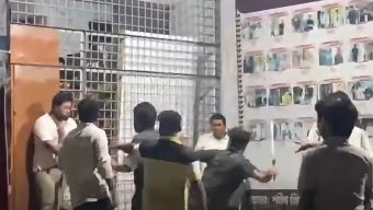 বিকেল থেকেই দেশীয় অস্ত্র নিয়ে অবস্থান, প্রশাসনের ব্যর্থতায় রাবিতে যেভাবে হামলা চালায় ছাত্রদল নেতারা